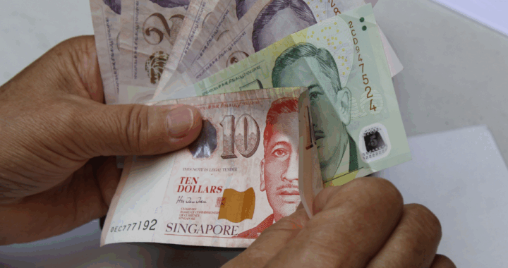 Quick Cash Solutions: When a Licensed Money Lender Can Help With Unexpected Bills